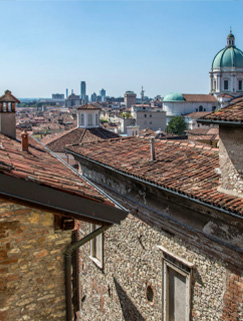 Vista di Brescia con angolo sede San VIncenzo de Paoli e Duomo